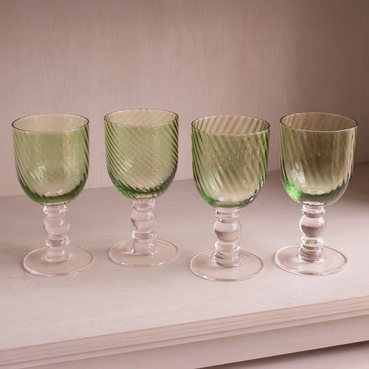 GLASS French Swirl Wine Set of 4 (Green) 8 fl oz
