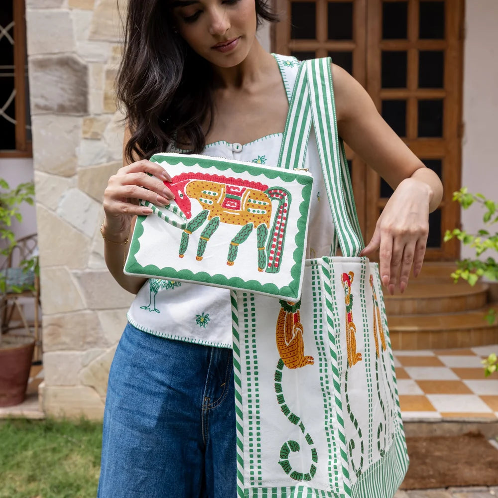 Cheval Nomade Red & Green Pouch